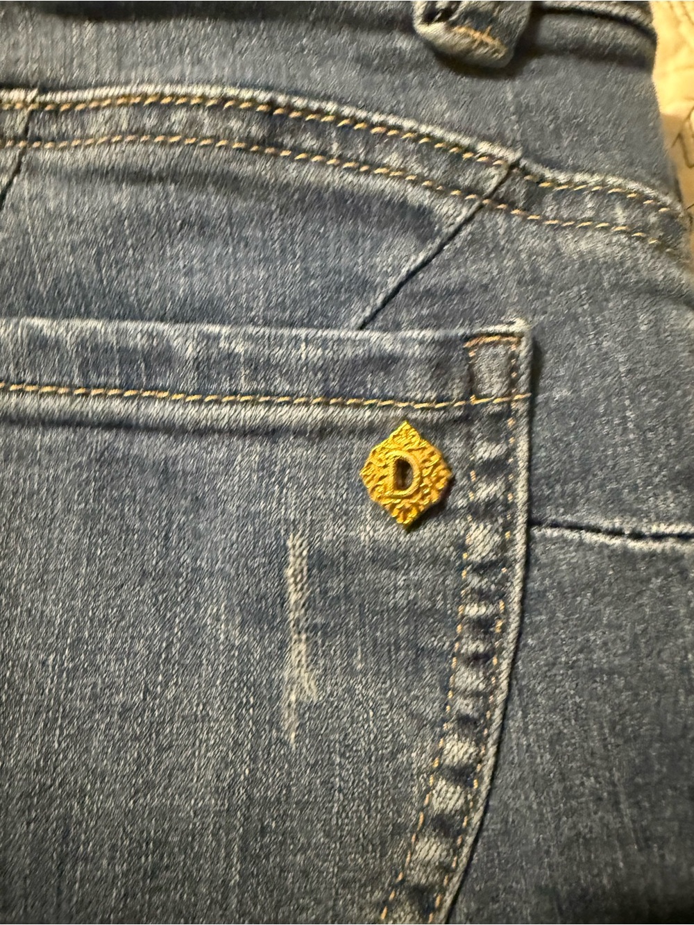 Democracy Medium Blue Ankle Crop Jeans - Picture 4 of 4